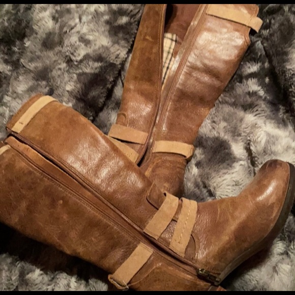 UGG Ridding Boots - Picture 3 of 6